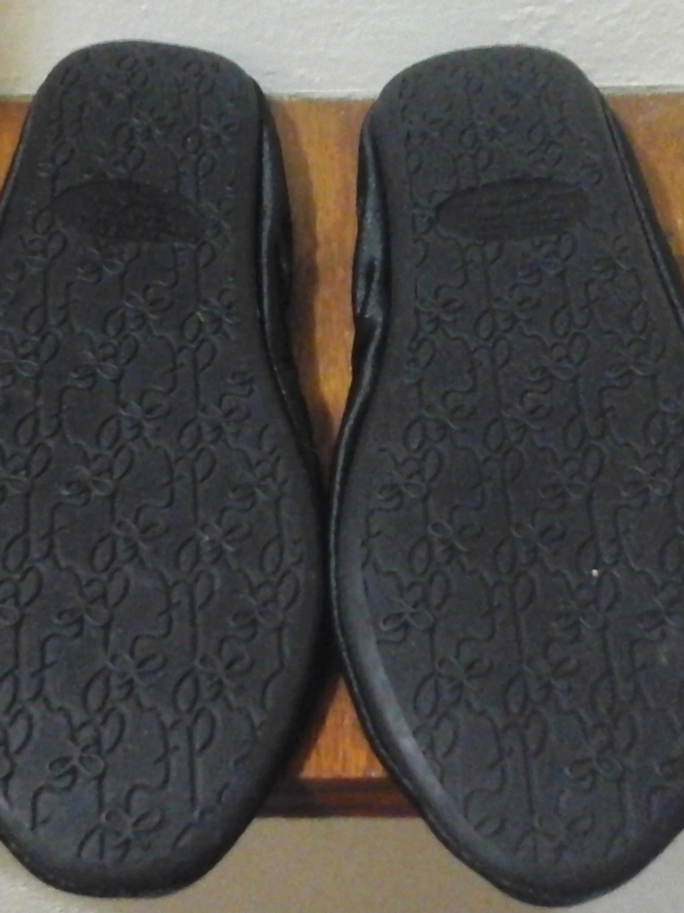 ISO - Dearfoams Black Ballet Slippers